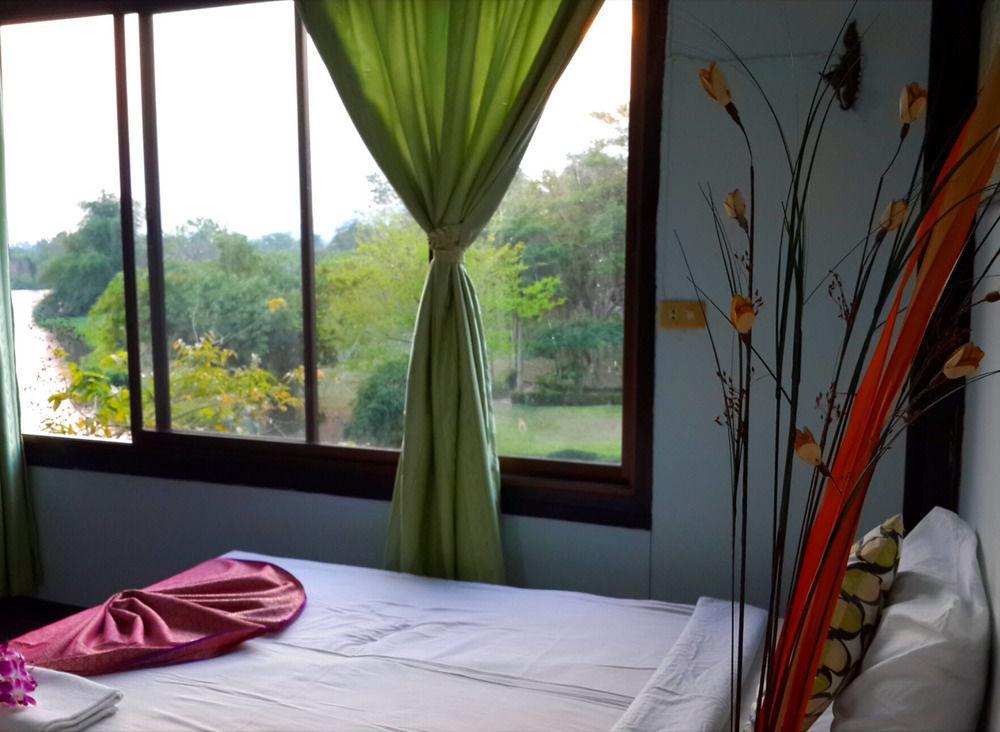 Suanphet Riverview Resort Ban Tha Mai Ruak Exterior photo